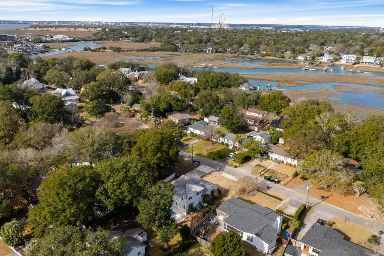 12 Ellen Avenue Photo 55