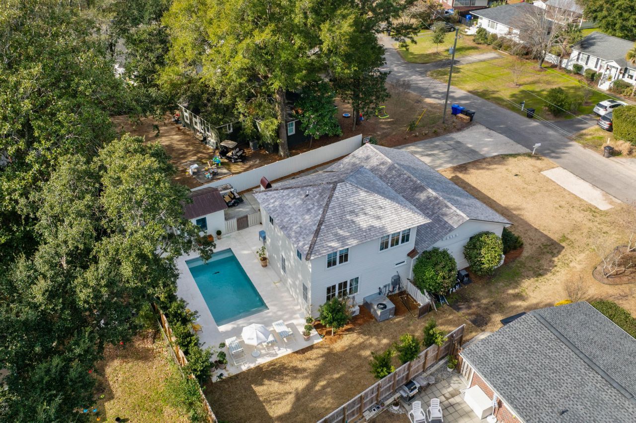 12 Ellen Avenue Photo 56