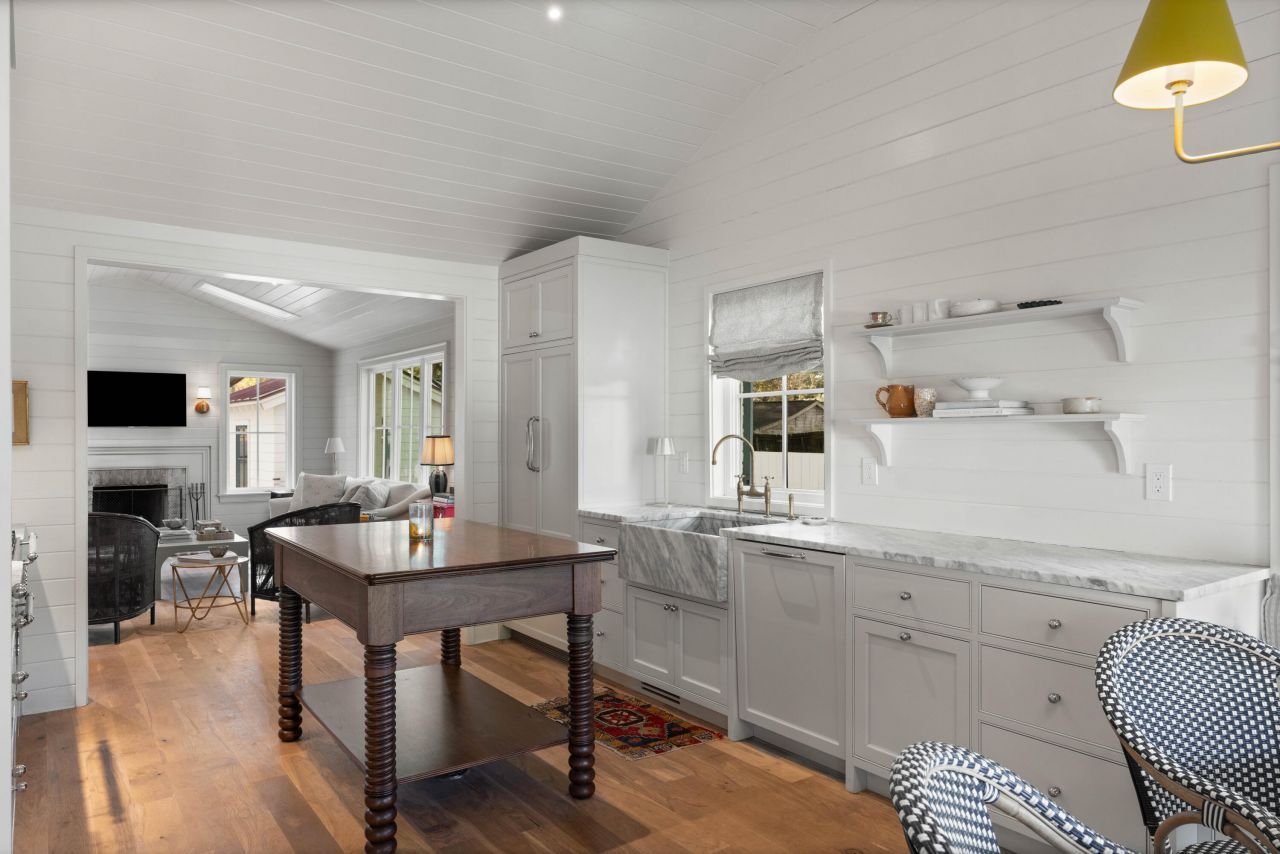 12 Ellen Avenue Photo 9