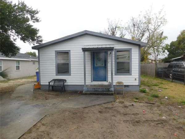 705 W ALFRED STREET, TAVARES, FL 32778