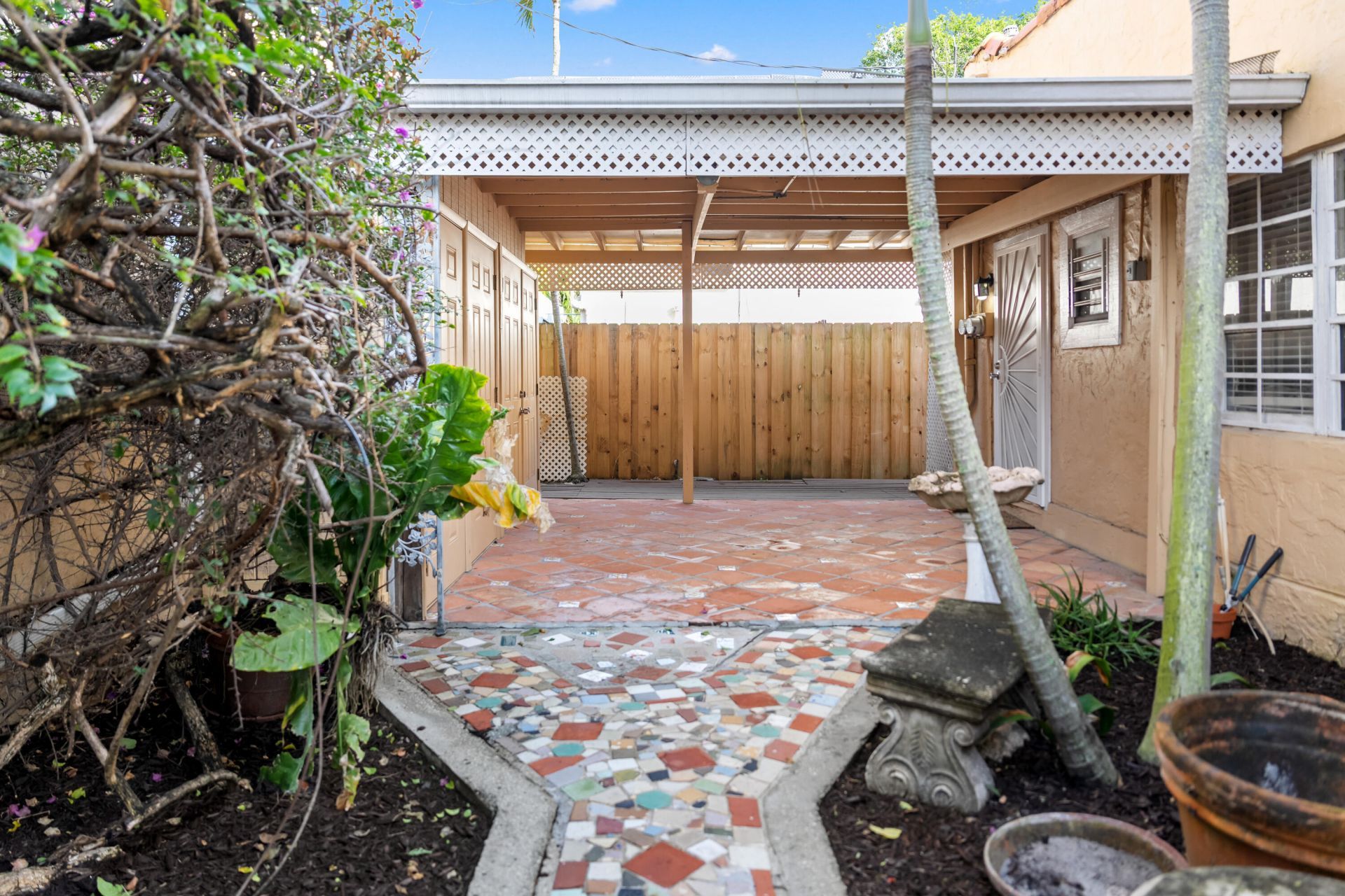 735 Colonial Road, West Palm Beach, FL 33405 Photo