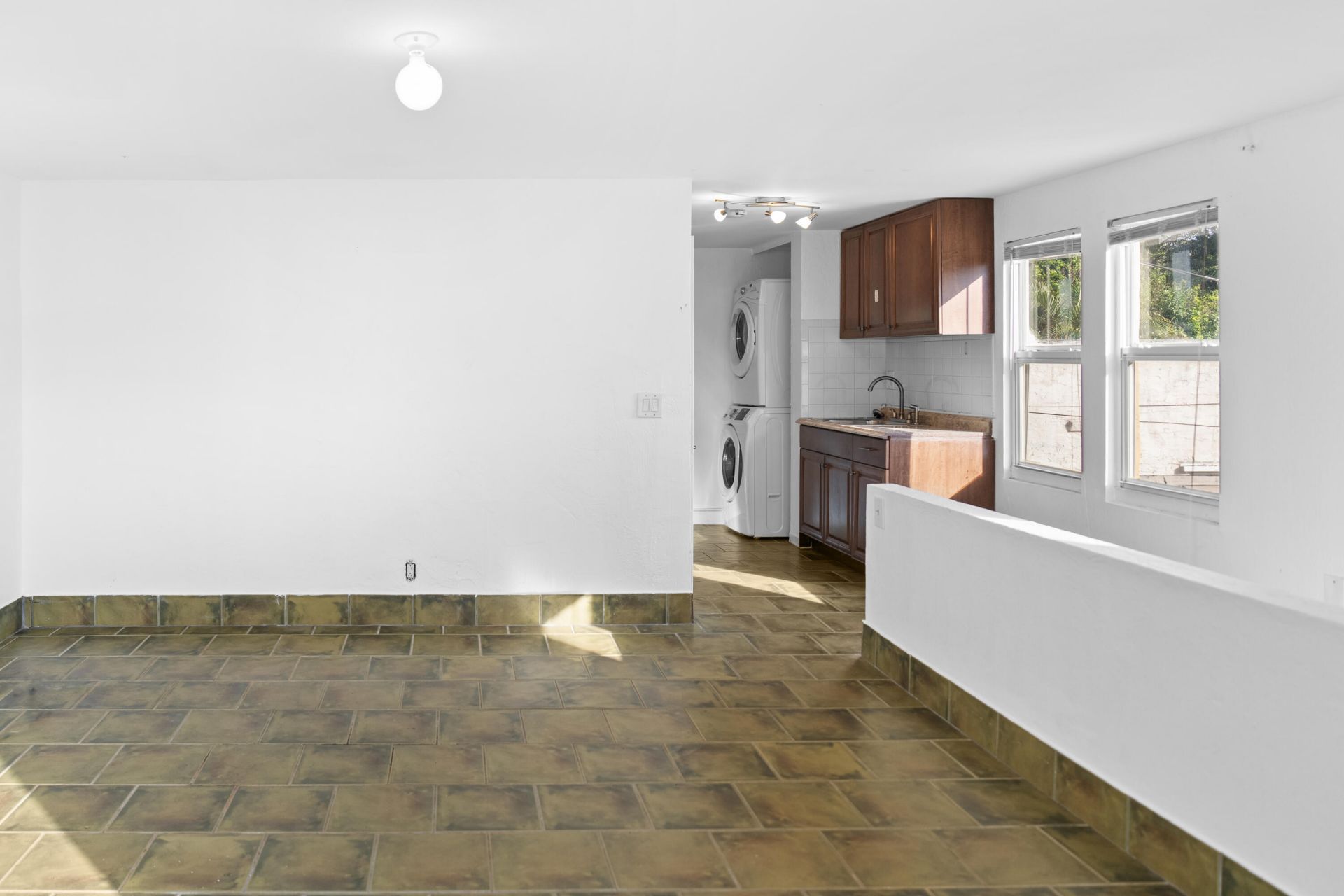 735 Colonial Road, West Palm Beach, FL 33405 Photo