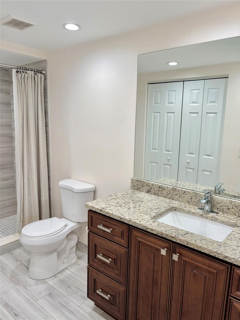 2701 N Ocean Boulevard, Unit 17C, Fort Lauderdale, FL 33308 Photo