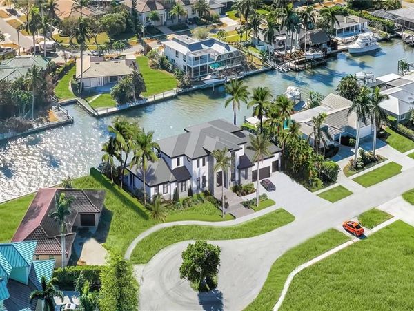 975 Sundrop CT, MARCO ISLAND, FL 34145