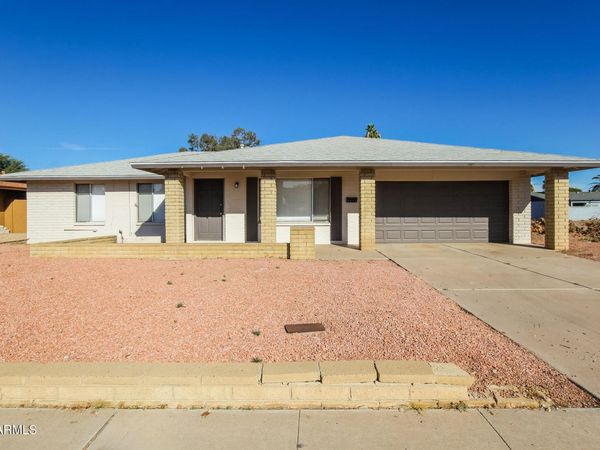 3902 W DAVIDSON Lane, Phoenix, AZ 85051