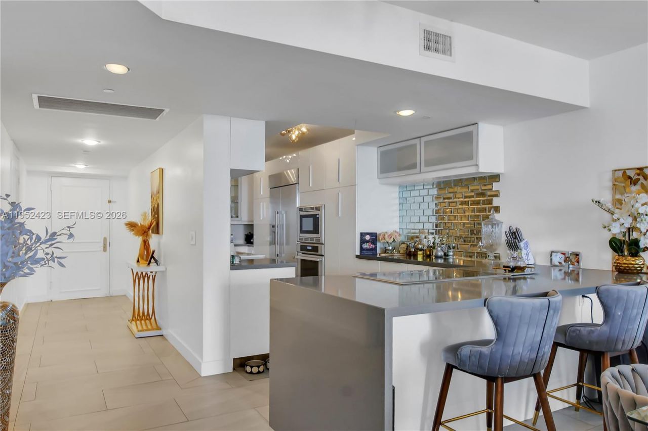 1800 S Ocean Dr, Unit 2208, Hallandale Beach, FL 33009 Photo