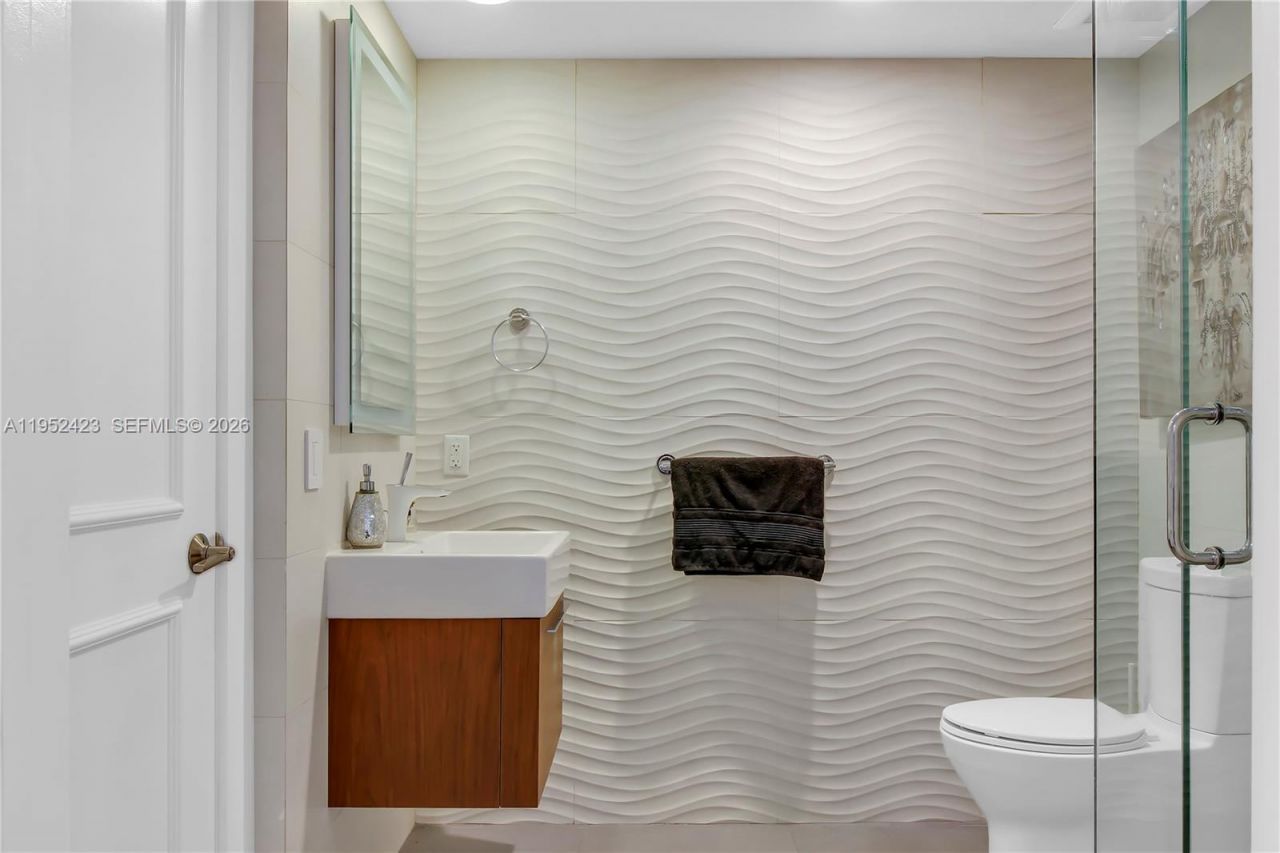 1800 S Ocean Dr, Unit 2208, Hallandale Beach, FL 33009 Photo