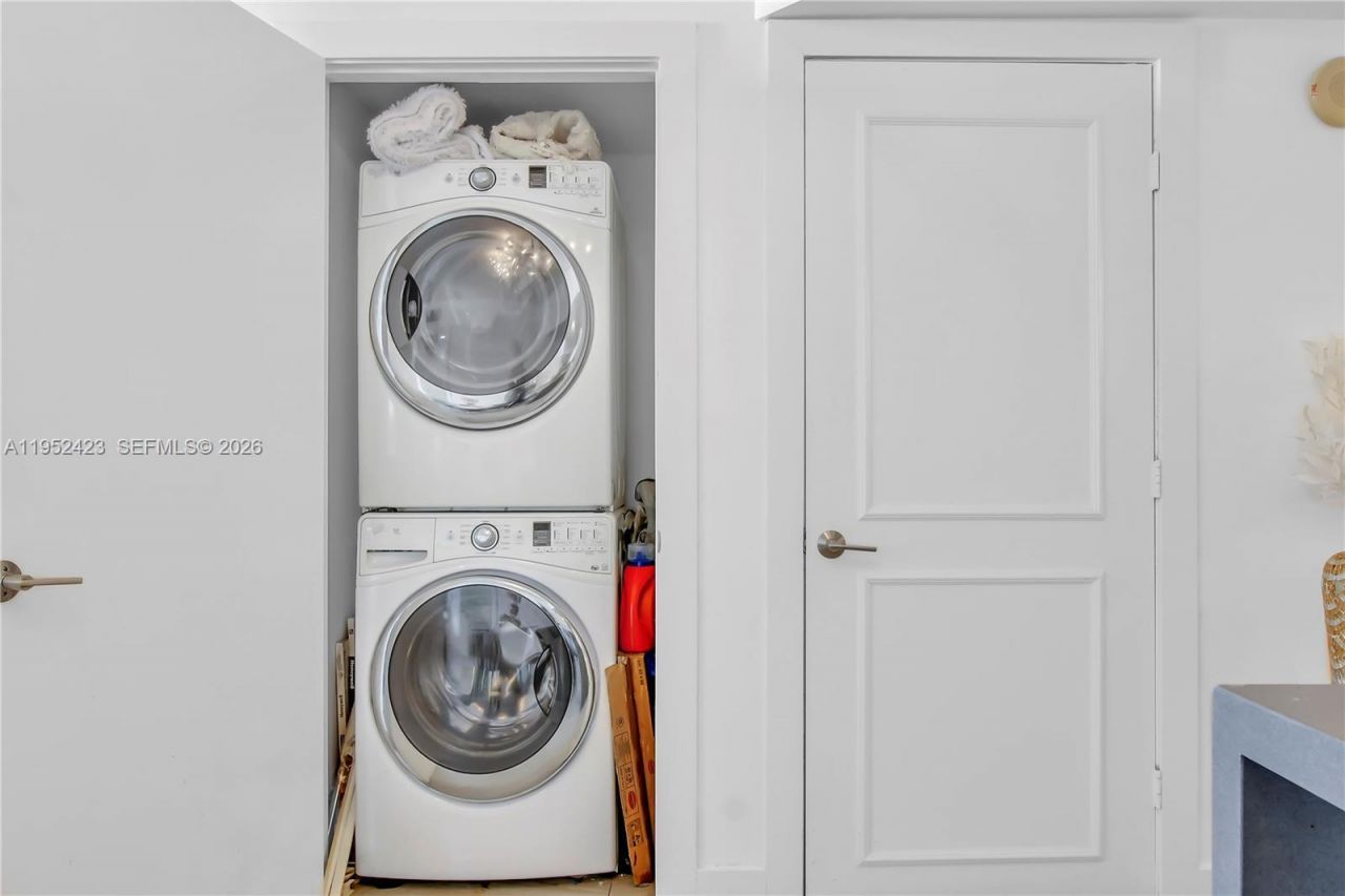 1800 S Ocean Dr, Unit 2208, Hallandale Beach, FL 33009 Photo