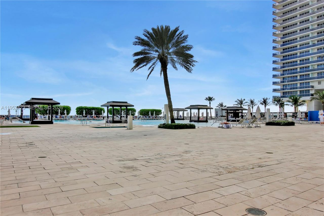 1800 S Ocean Dr, Unit 2208, Hallandale Beach, FL 33009 Photo