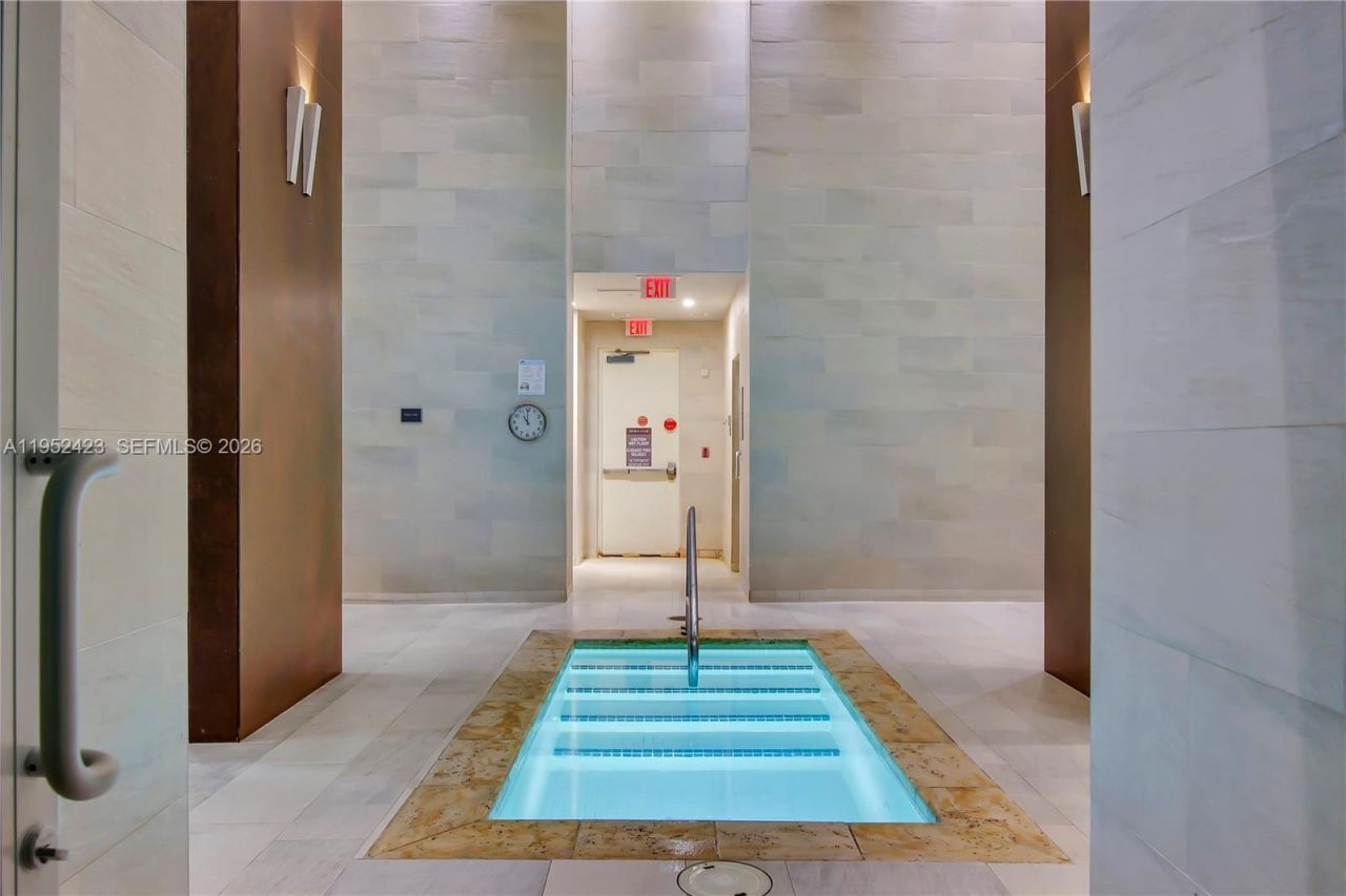 1800 S Ocean Dr, Unit 2208, Hallandale Beach, FL 33009 Photo