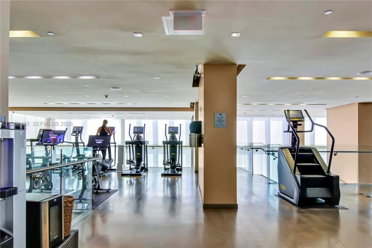 1800 S Ocean Dr, Unit 2208, Hallandale Beach, FL 33009 Photo