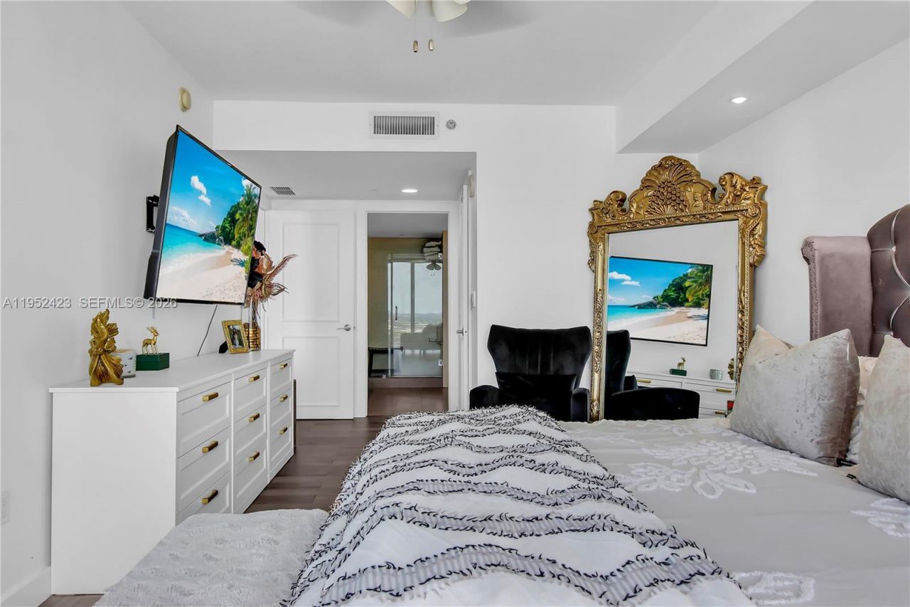 1800 S Ocean Dr, Unit 2208, Hallandale Beach, FL 33009 Photo