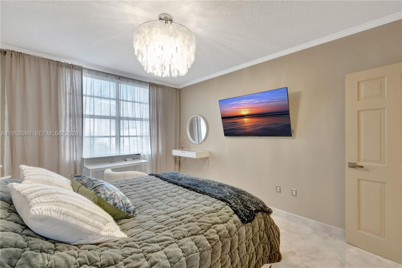 1965 S Ocean Dr, Unit 4S, Hallandale Beach, FL 33009 Photo