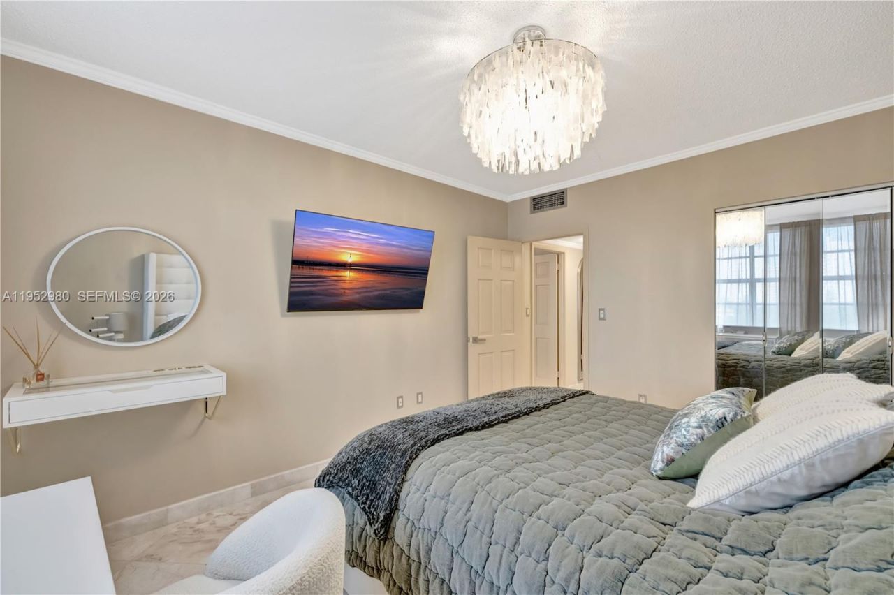 1965 S Ocean Dr, Unit 4S, Hallandale Beach, FL 33009 Photo