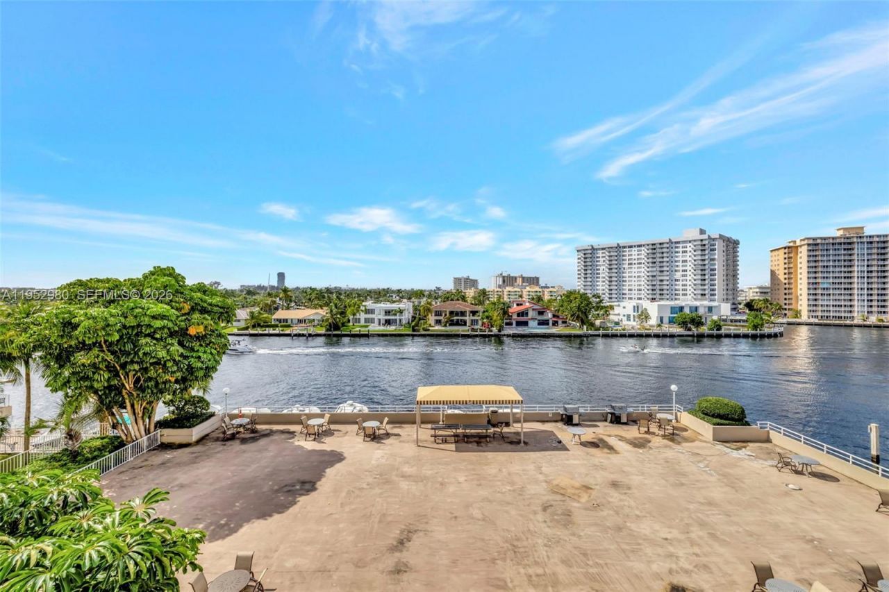 1965 S Ocean Dr, Unit 4S, Hallandale Beach, FL 33009 Photo