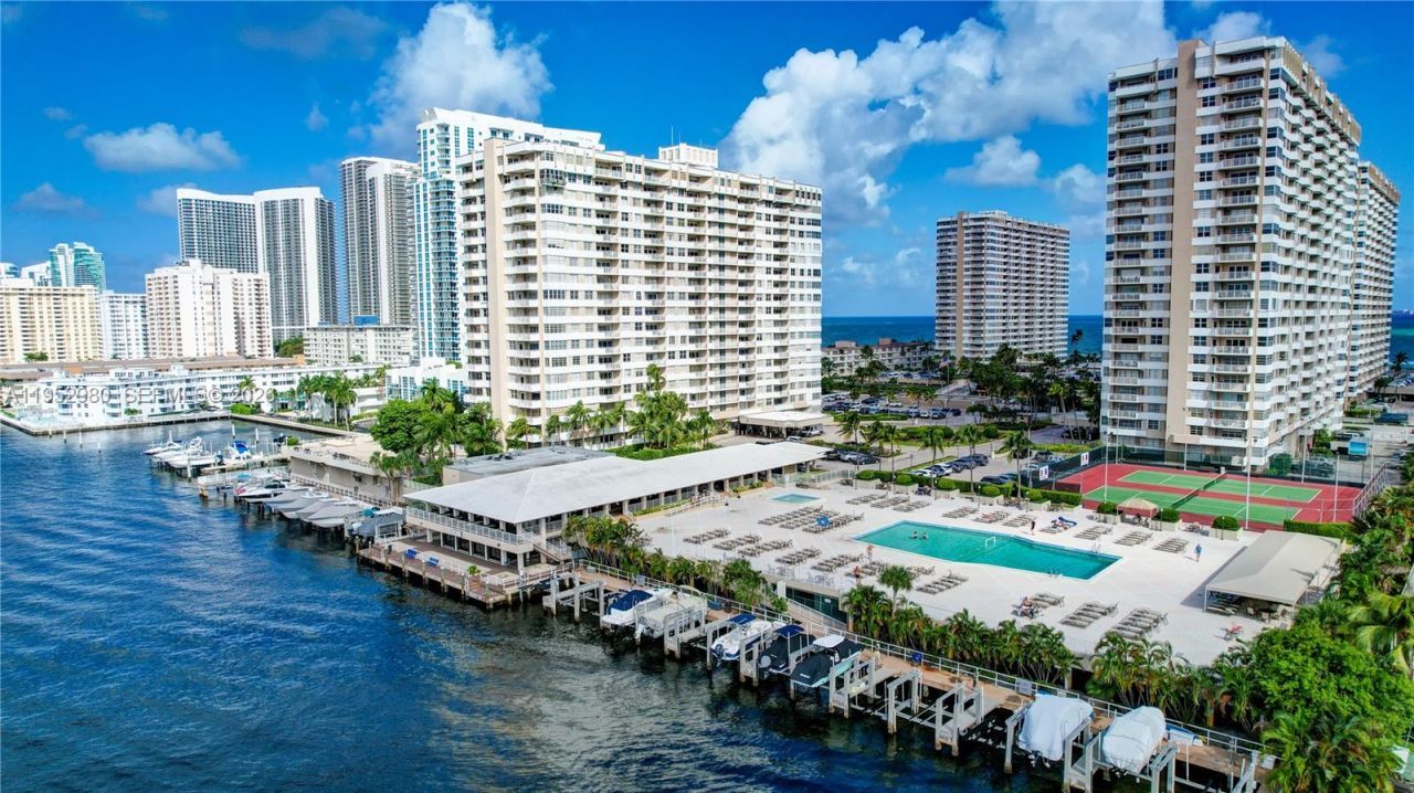 1965 S Ocean Dr, Unit 4S, Hallandale Beach, FL 33009 Photo