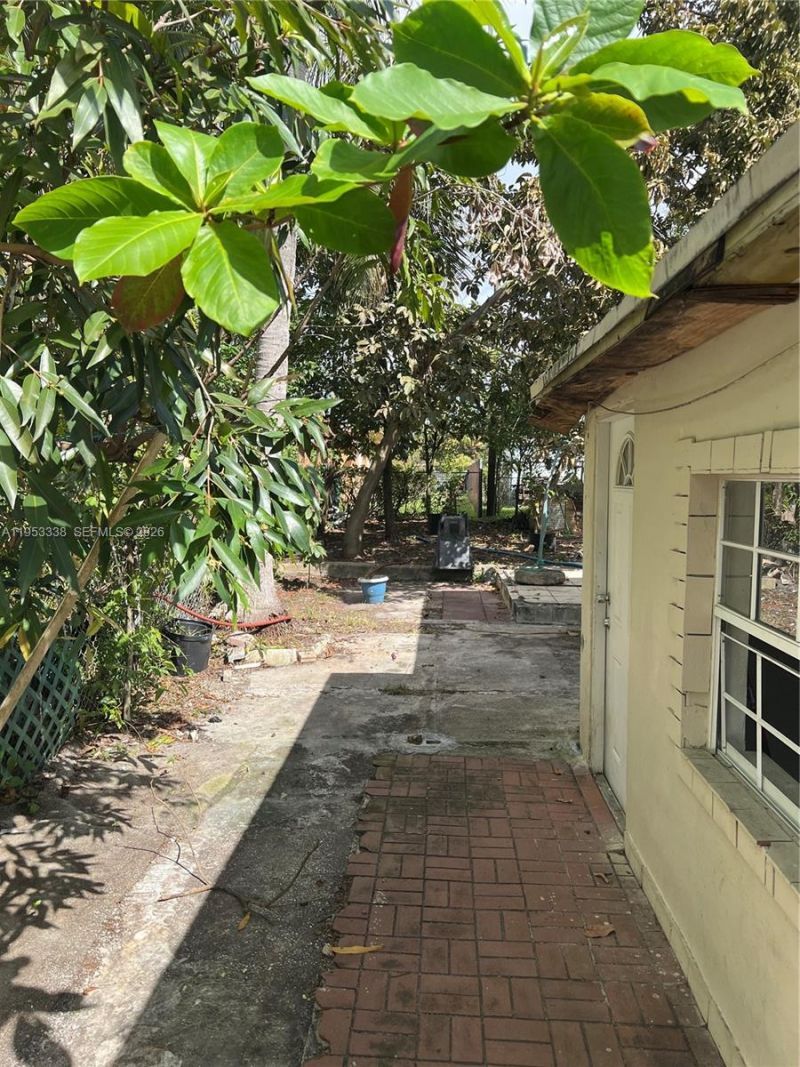 1455 NW 112th St, Miami, FL 33167 Photo