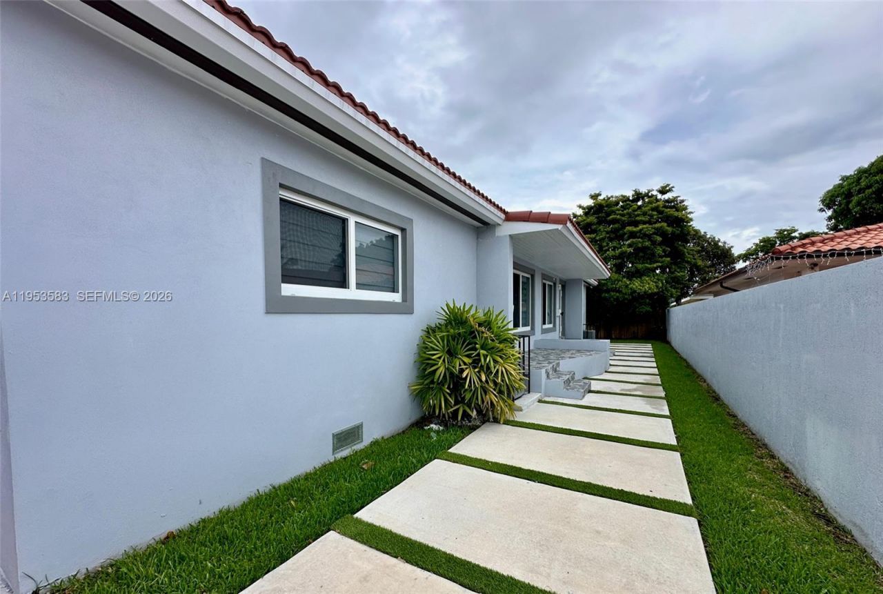 2722 SW 5th St, Miami, FL 33135 Photo