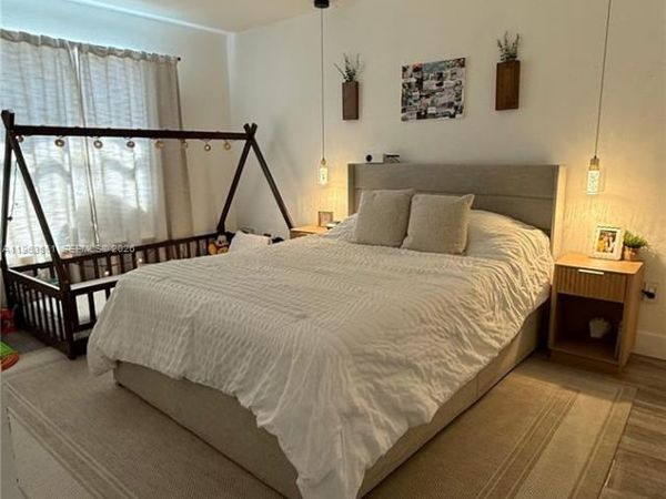 18812 NW 46th Ave , Miami Gardens, FL 33055