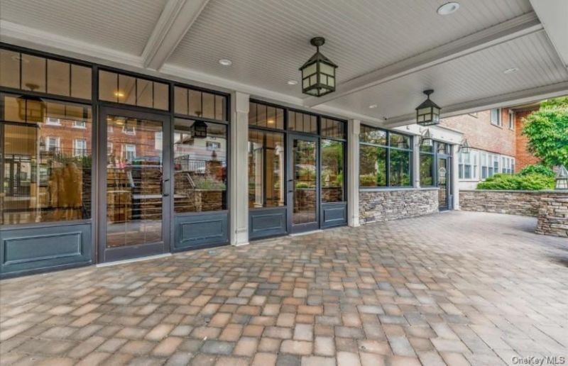 200 Atlantic Avenue, Unit 123, Lynbrook, NY 11563 Main Photo