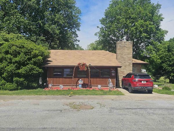 405 4TH Street, Rosiclare, IL 62982