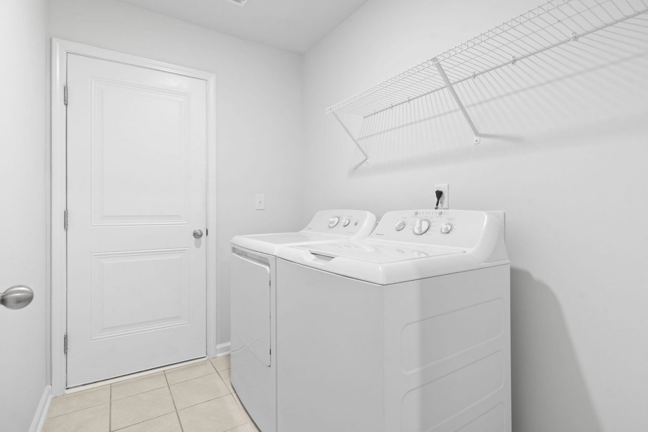 1808 Berkley Village Loop Photo 16