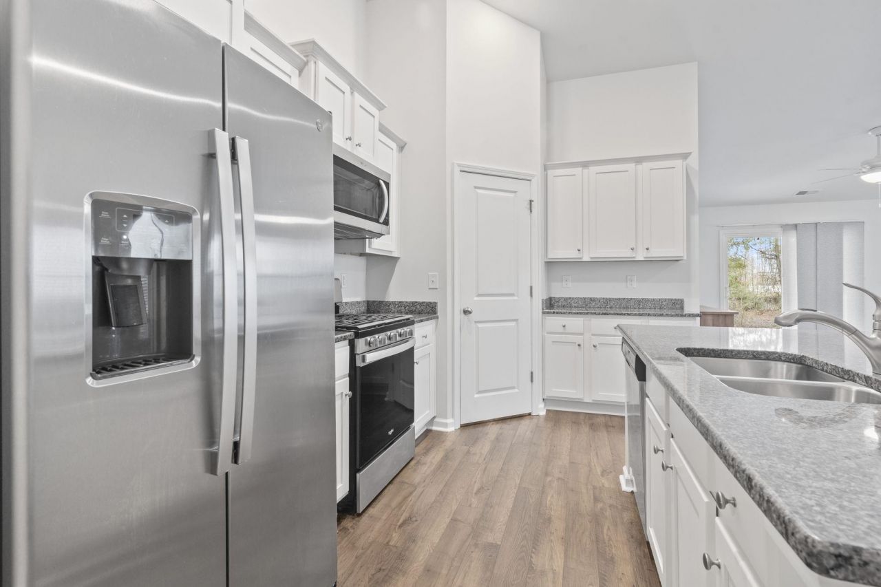 1808 Berkley Village Loop Photo 7