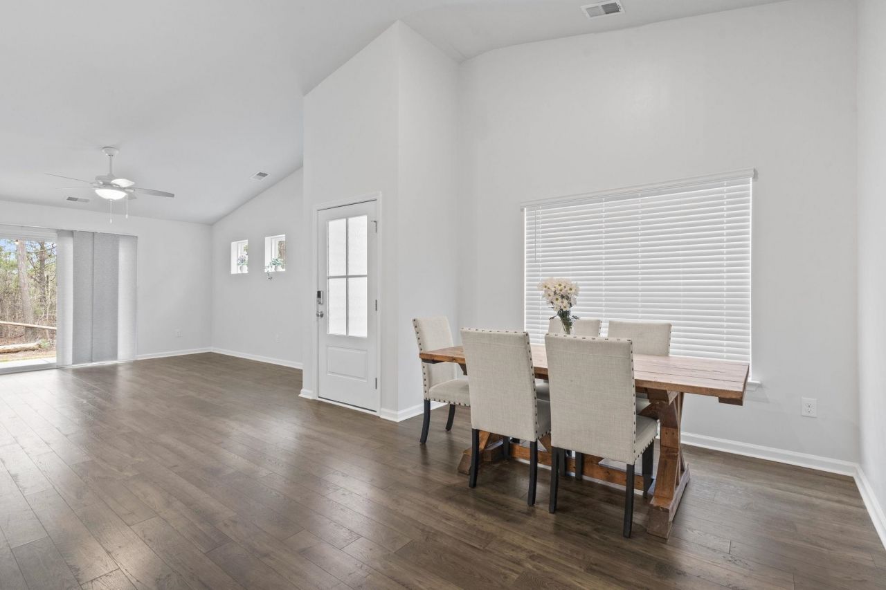 1808 Berkley Village Loop Photo 9