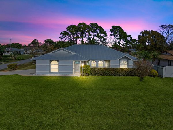 401 SE Faith Terrace, Port Saint Lucie, FL 34983