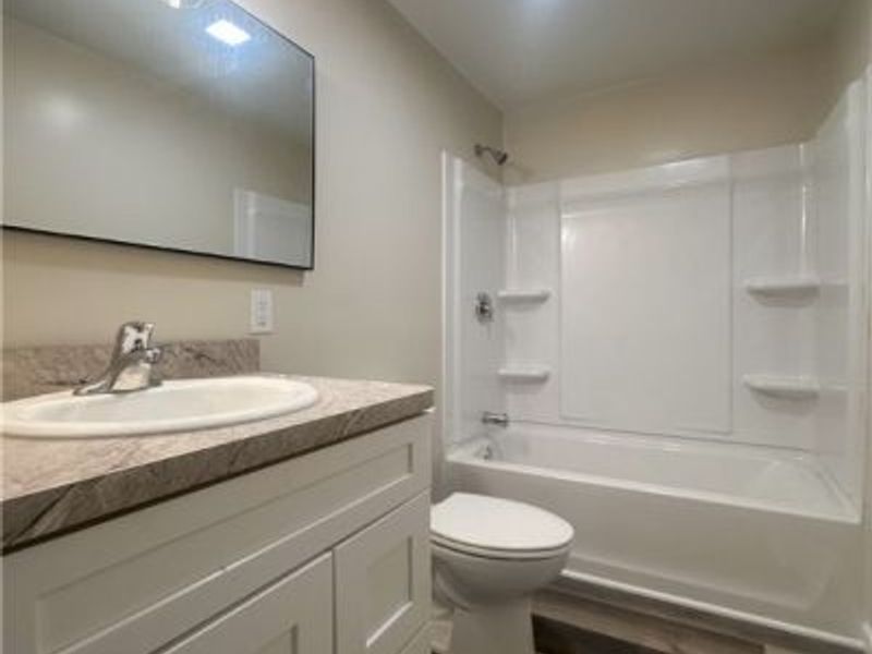 814 Florida Avenue, Mc Donald, OH 44437 Photo 29