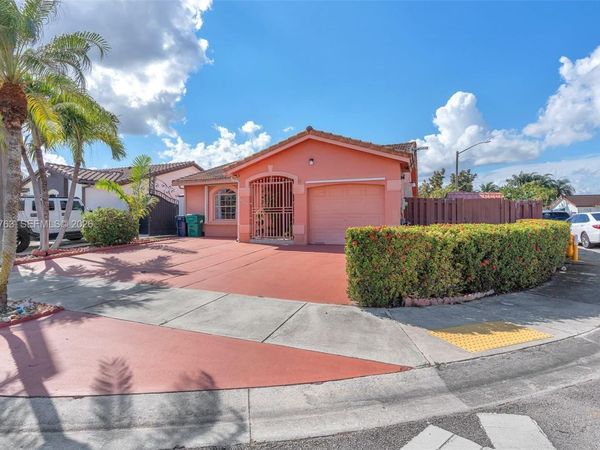 1002 SW 142nd Ct, Miami, FL 33184