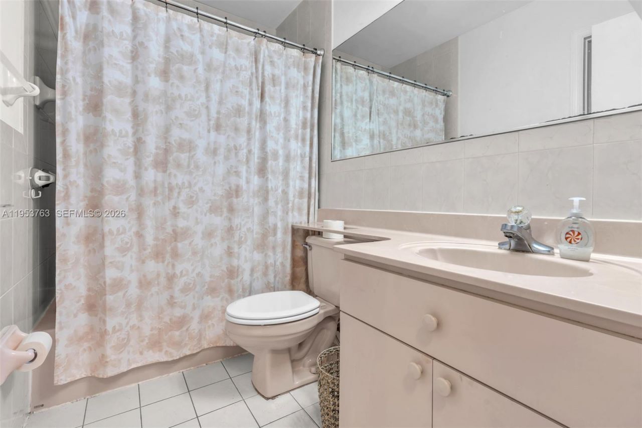 1002 SW 142nd Ct, Miami, FL 33184 Photo