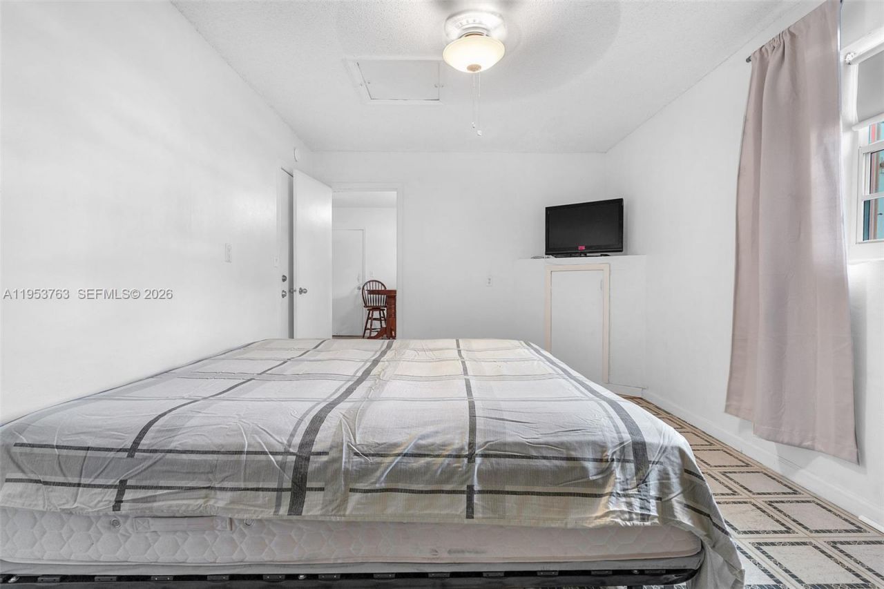 1002 SW 142nd Ct, Miami, FL 33184 Photo