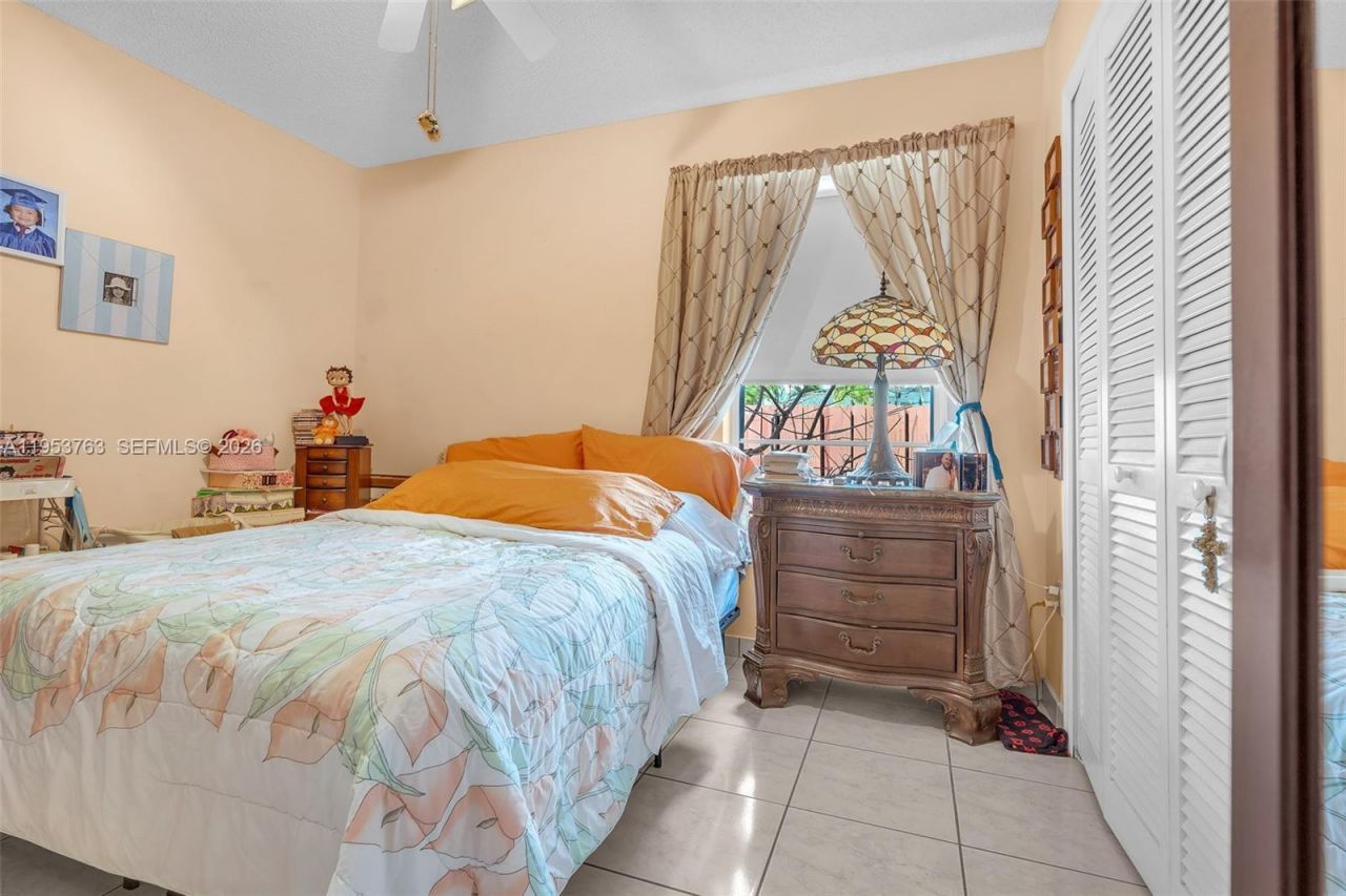 1002 SW 142nd Ct, Miami, FL 33184 Photo