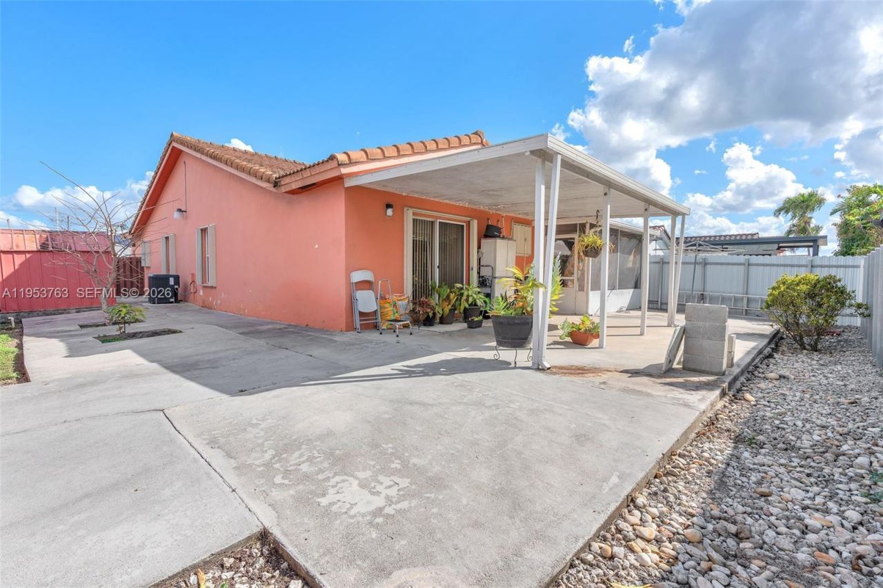 1002 SW 142nd Ct, Miami, FL 33184 Photo