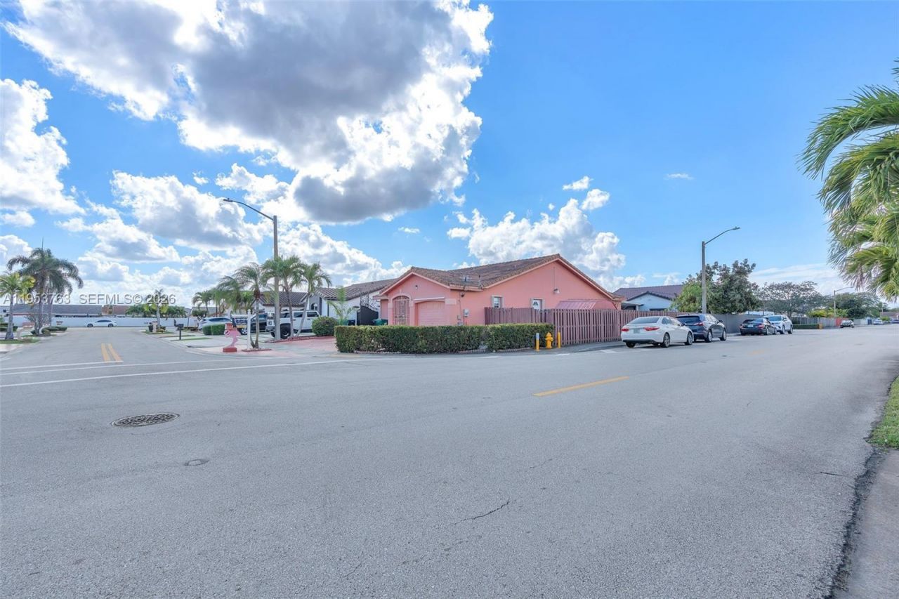 1002 SW 142nd Ct, Miami, FL 33184 Photo