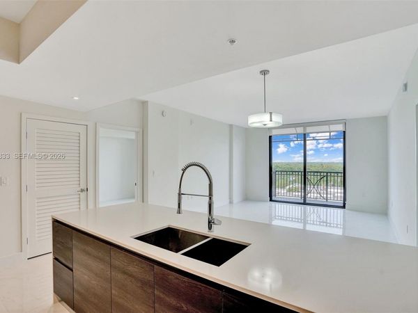 301 Altara Ave, Unit 831, Coral Gables, FL 33146