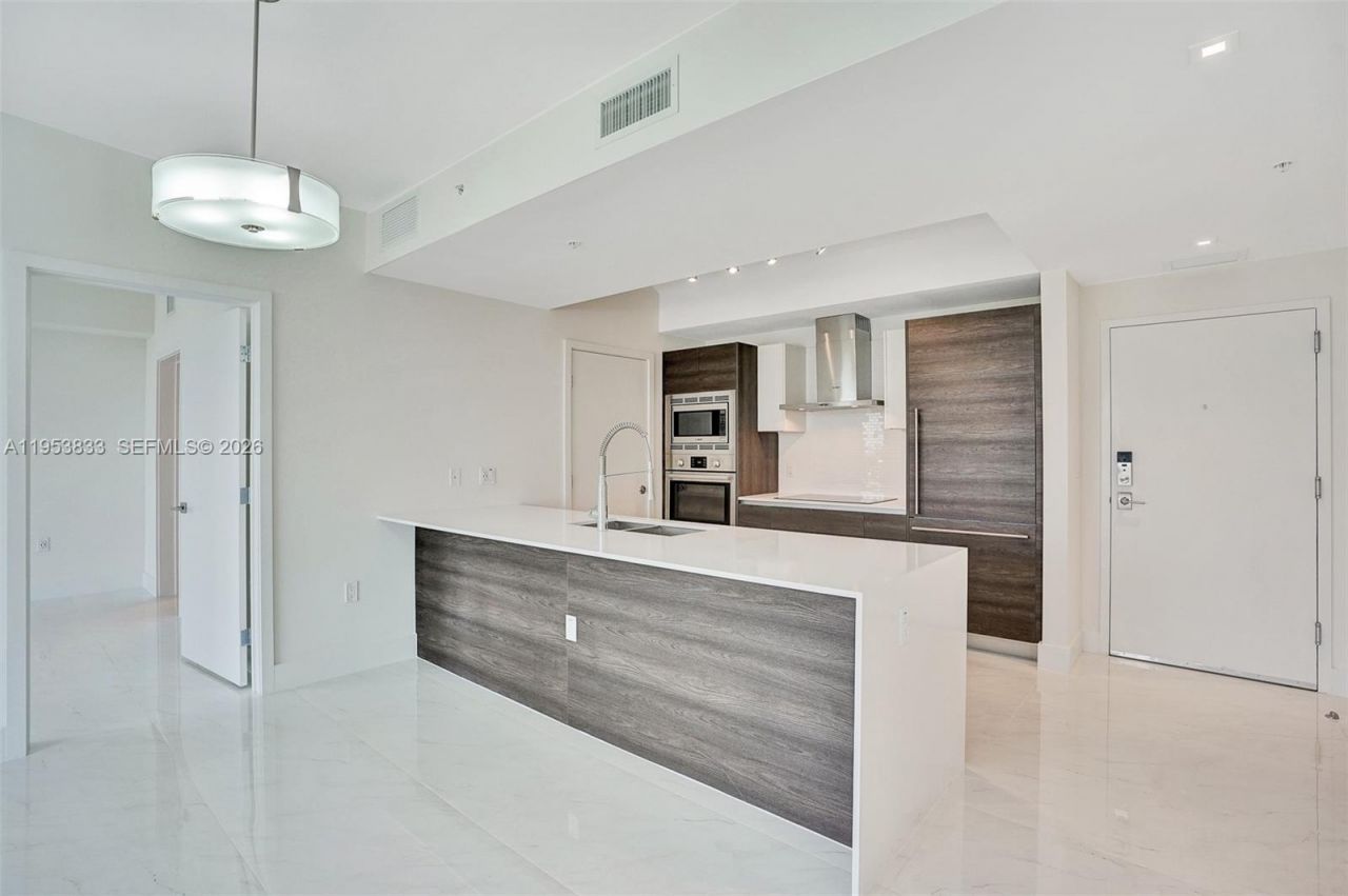 301 Altara Ave, Unit 831, Coral Gables, FL 33146 Photo