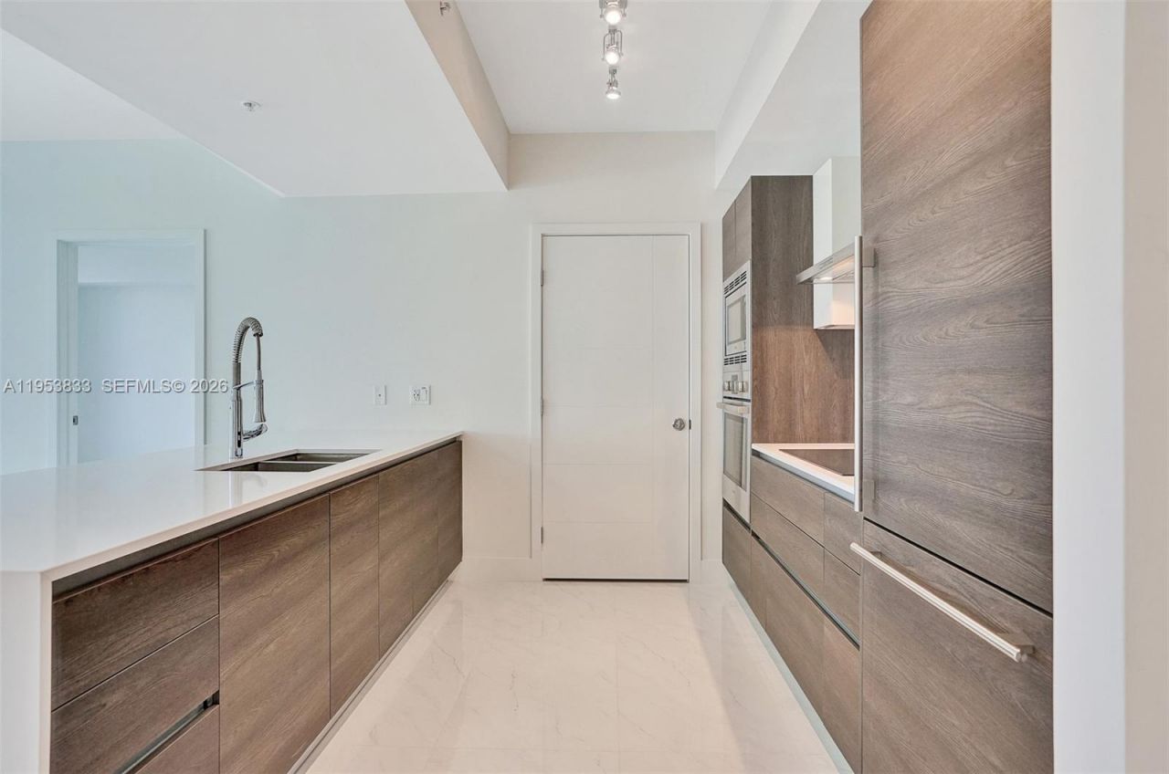 301 Altara Ave, Unit 831, Coral Gables, FL 33146 Photo