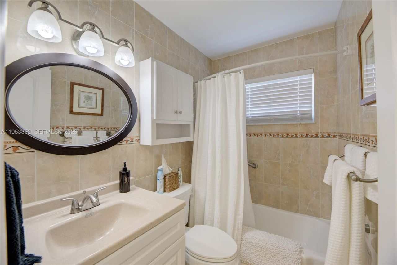 920 SW 10th Ter , Unit 12AR, Hallandale Beach, FL 33009 Photo