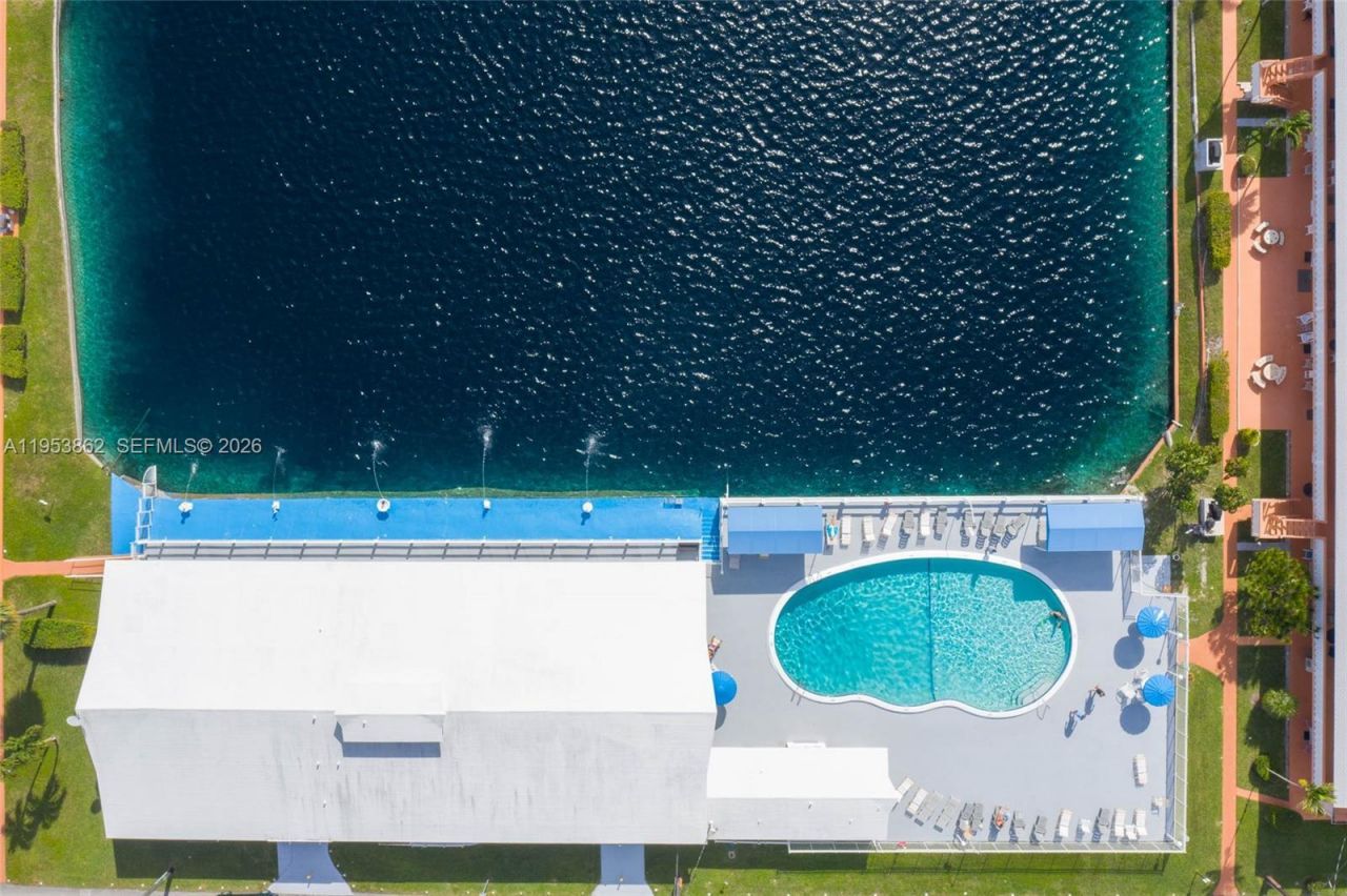 920 SW 10th Ter , Unit 12AR, Hallandale Beach, FL 33009 Photo