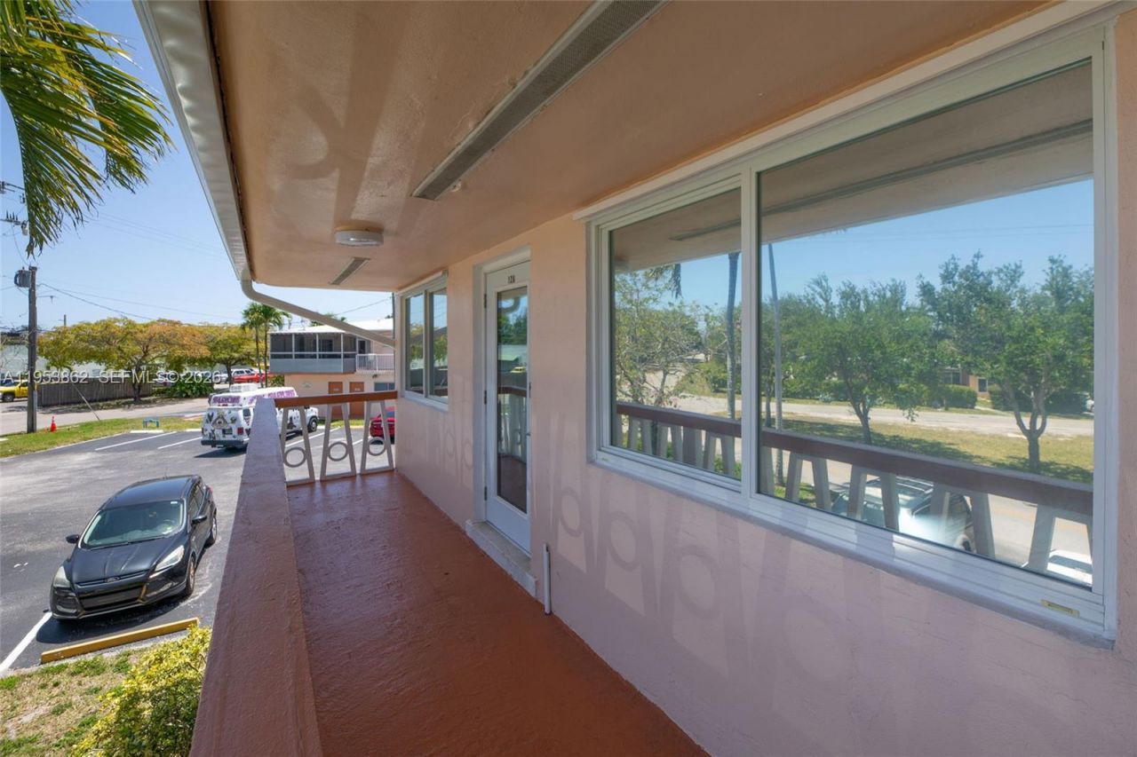 920 SW 10th Ter , Unit 12AR, Hallandale Beach, FL 33009 Photo