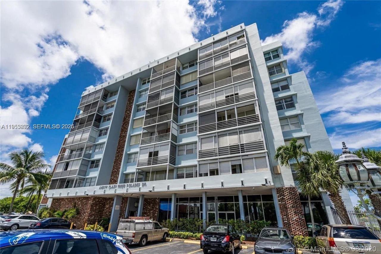 16850 S Glades Dr, Unit 4J, North Miami Beach, FL 33162 Photo