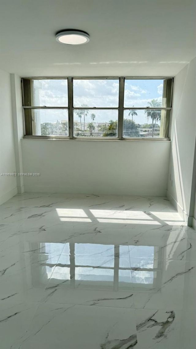 16850 S Glades Dr, Unit 4J, North Miami Beach, FL 33162 Photo