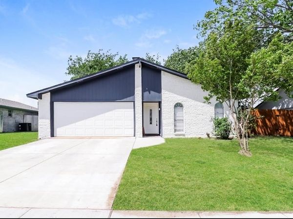 309 S Holiday Drive, Grand Prairie, TX 75052