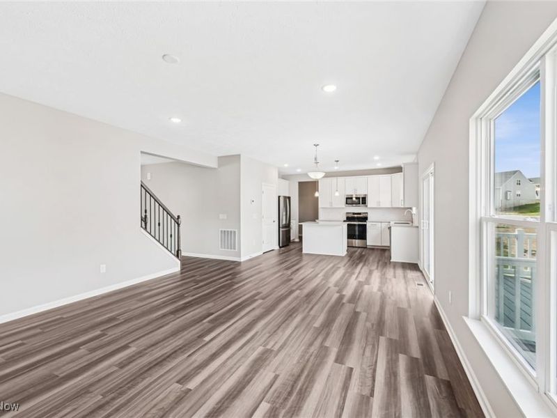 3382 Buckeye Trail, Green, OH 44685 Photo 7