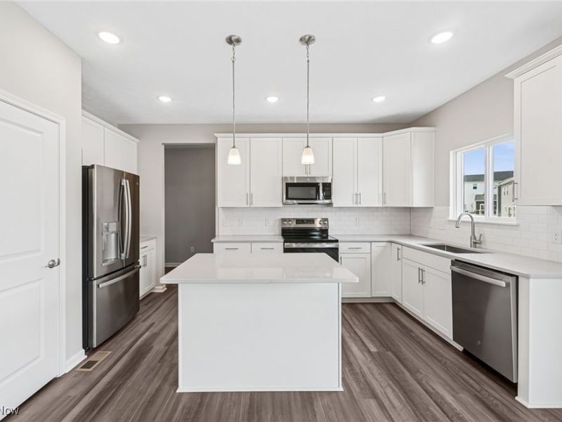 3382 Buckeye Trail, Green, OH 44685 Photo 8