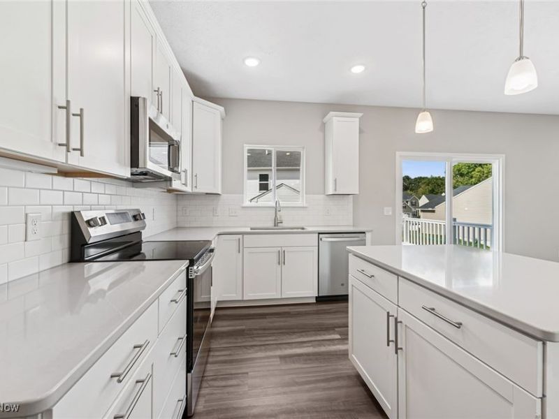 3382 Buckeye Trail, Green, OH 44685 Photo 9