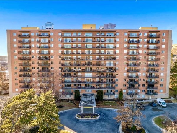 4550 Warwick Boulevard, Unit 203, Kansas City, MO 64111