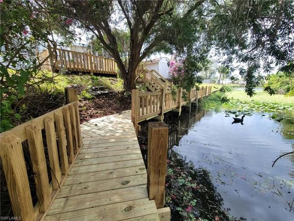 207 Lantern LN, NORTH FORT MYERS, FL 33917